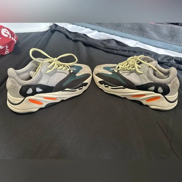 Yeezy 700 V1 Waverunner - Picture 3 of 5